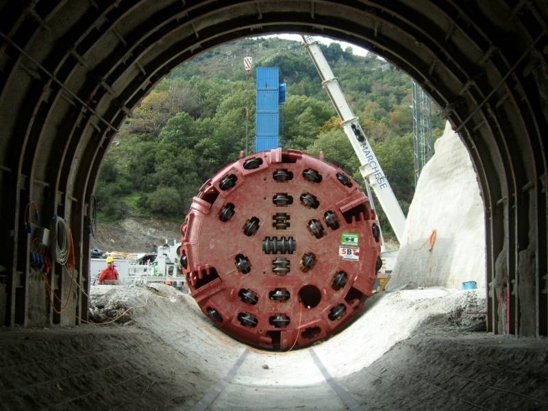 cogeis lavori - tunnelling tbm - snam rete gas italia - tunnel montecatanesi